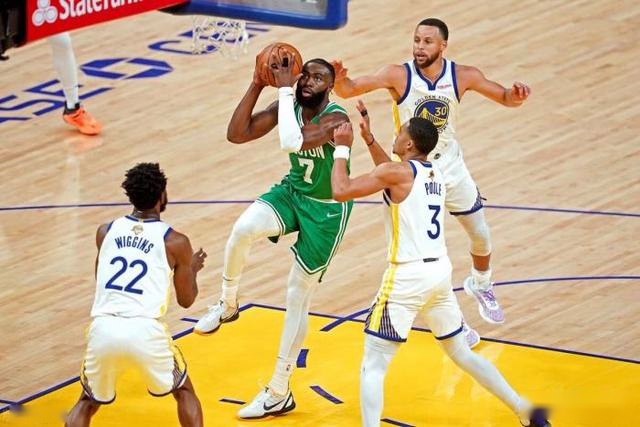 西甲-拉菲尼亚双响德容破门 巴萨5-1马略卡