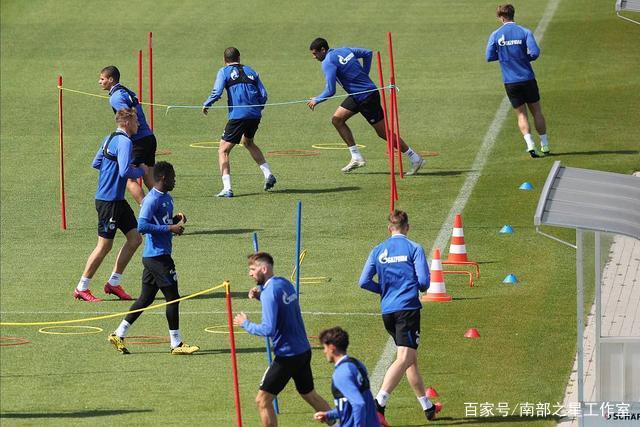 詹姆斯缺阵浓眉30+11 湖人大胜开拓者止3连败